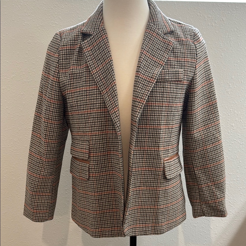 Gray And Red Blazer With Structured Silhouette - image 1